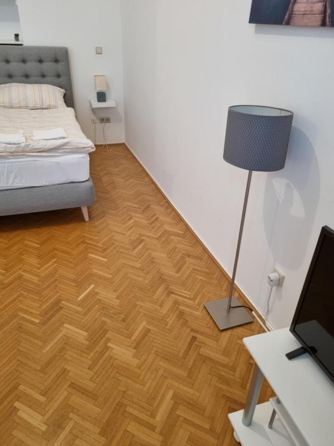 Alpa 2 Zimmer Wohnung In Wien Rochusmarkt Exterior photo